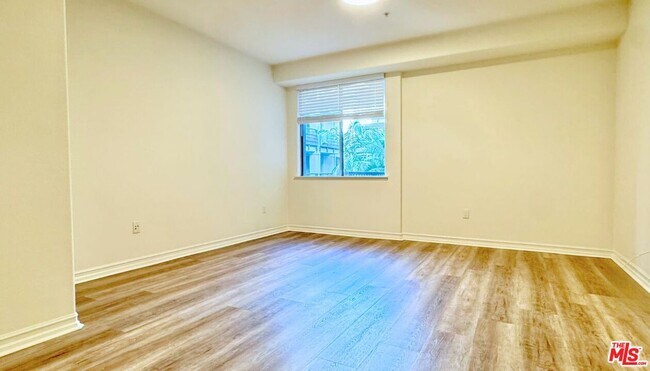 Foto del edificio - 629 Traction Ave