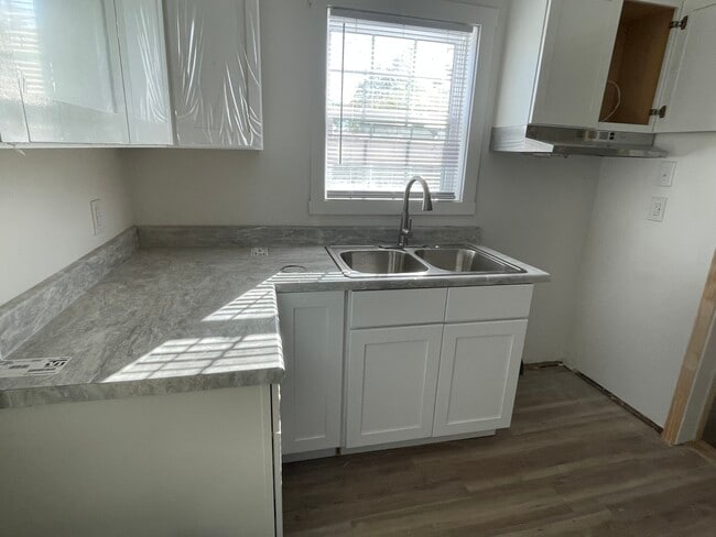 Foto del edificio - 221 Adamsville Ct