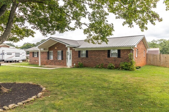 Foto del edificio - 2821 Vicksburg Ln