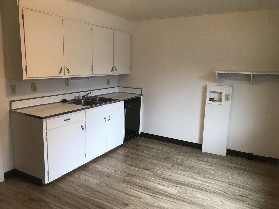 602 E Howard St, Bellefonte, PA 16823 Townhome Rentals in Bellefonte