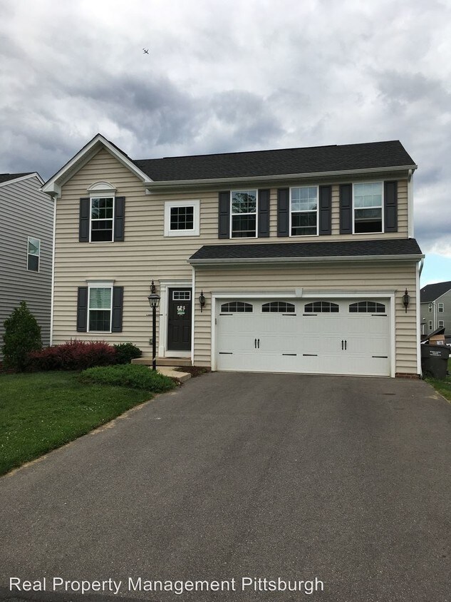 Foto principal - 241 Long Ridge Dr