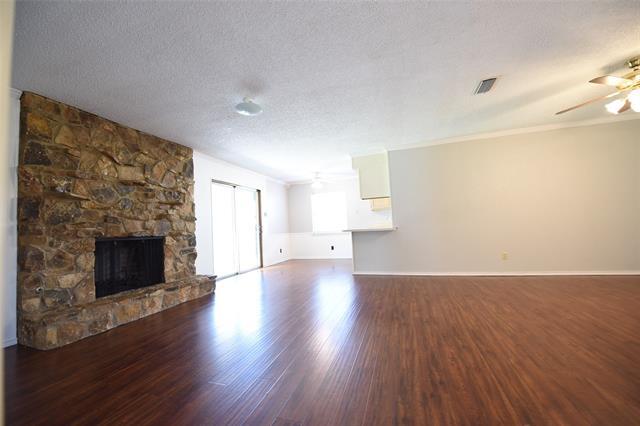 Foto del edificio - 8945 Flicker Ln