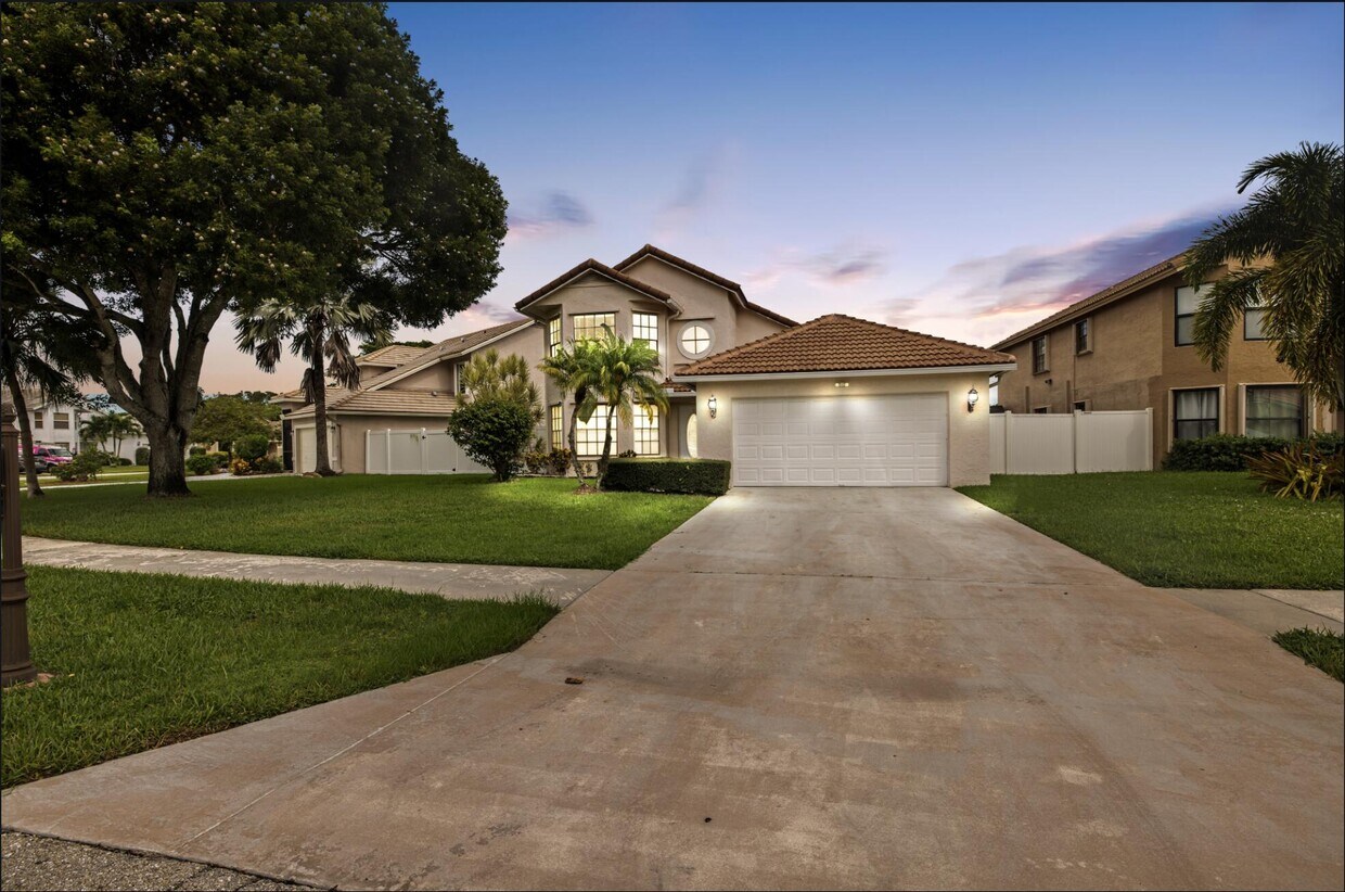 Primary Photo - 10347 Islander Dr