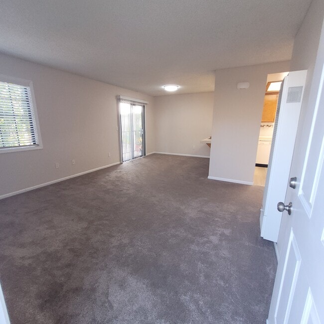 Entry - 1571 W 207th St