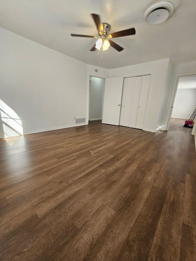 Building Photo - 309 Crystal Dr