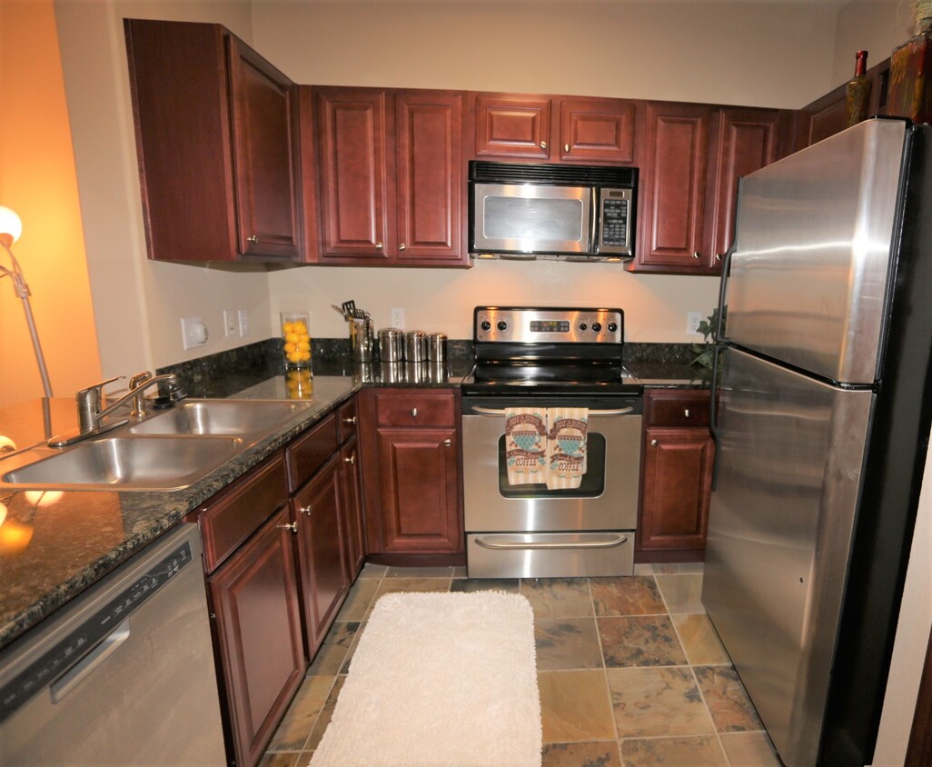 Primary Photo - 7575 Kirby Dr