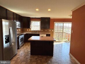 Building Photo - 50 Teague Ln