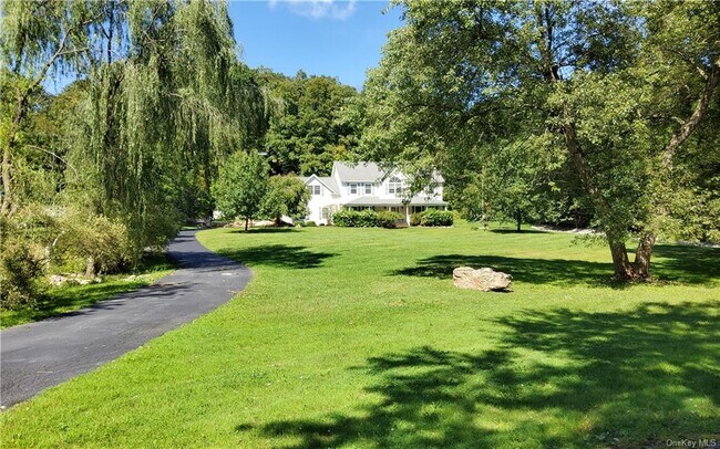 Foto del edificio - 442 Clove Rd