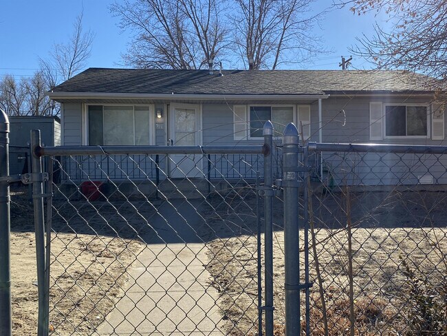 Foto del edificio - 513 Cottonwood Dr