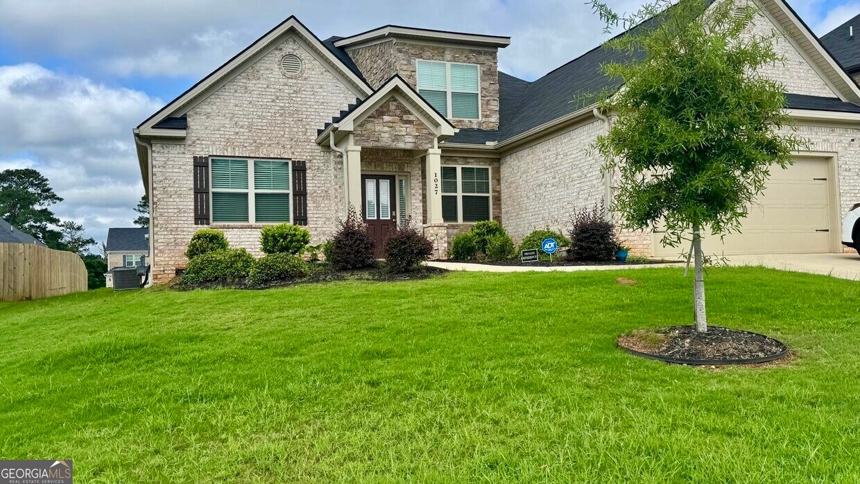 Primary Photo - 1027 Ayrshire Dr