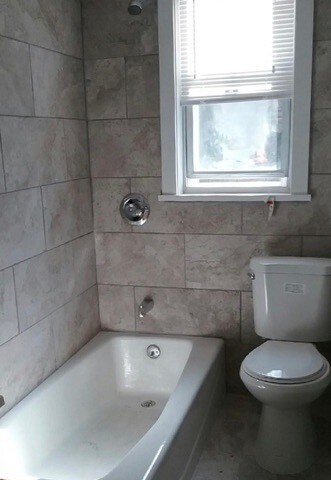 Building Photo - 11 William St