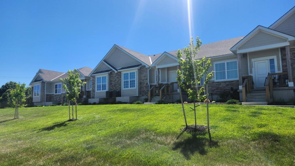 Foto principal - 7305 W 158th St