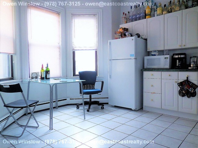 Dope 4 Bed W Huge Living Room Bedrooms Apartment For Rent Building Photo Dope 4 Bed W Huge Living Room Bedrooms
