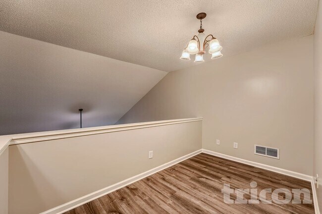 Foto del edificio - 3790 Village Main St