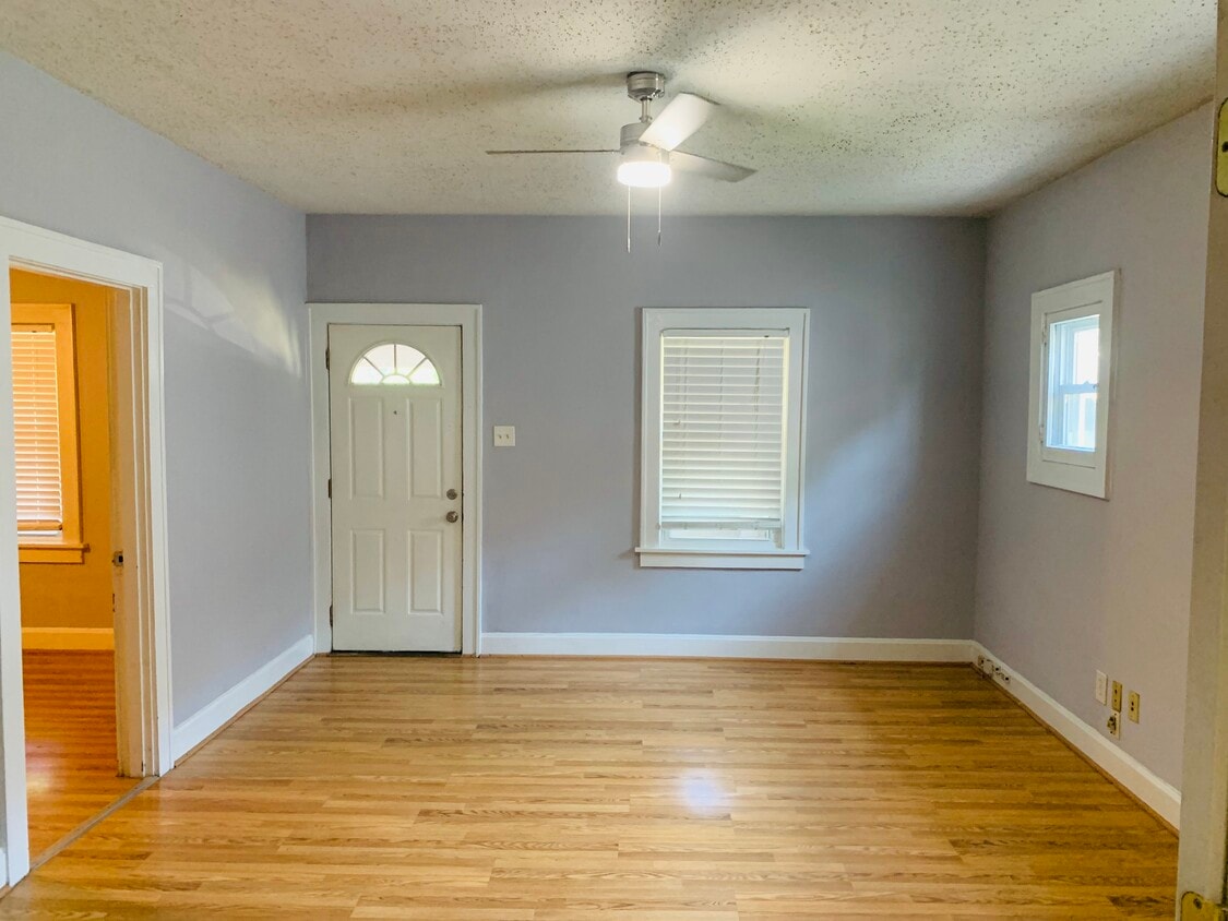 Primary Photo - 4354 Chippewa St