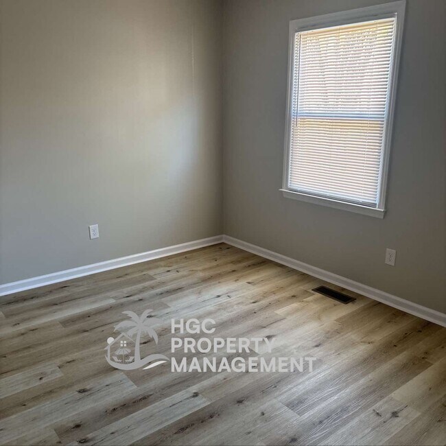 Foto del edificio - 404 Miles St