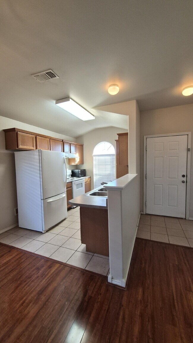 Foto del edificio - 6546 94th St