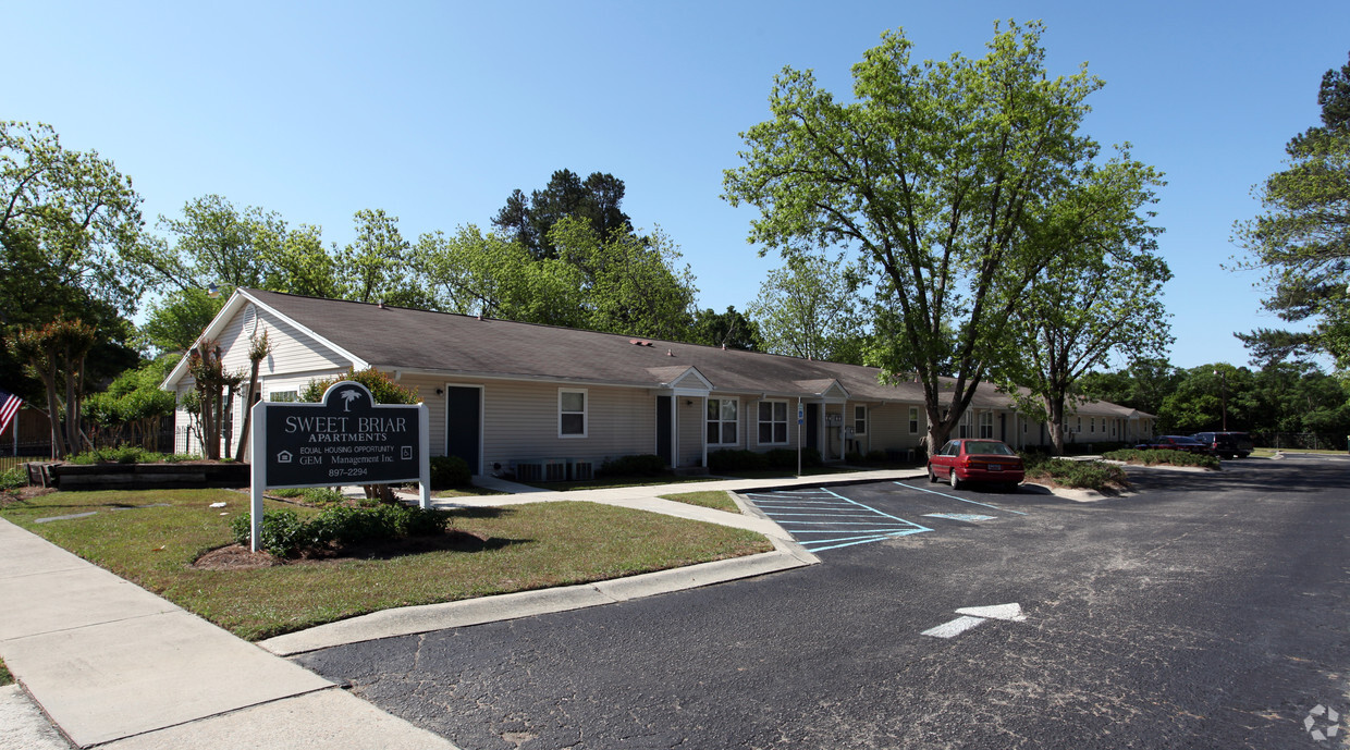 Primary Photo - Sweetbriar Apartments