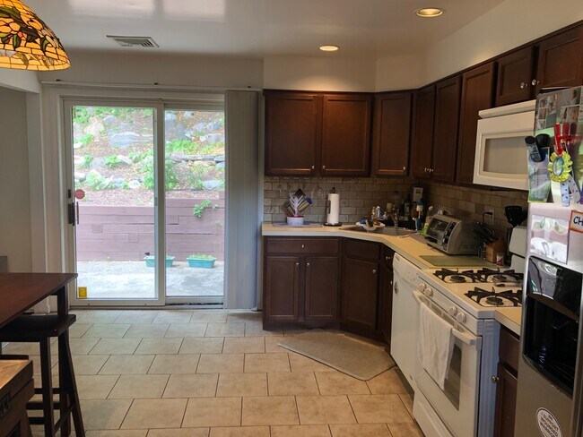 Cocina comedor - 5 Gard Ave