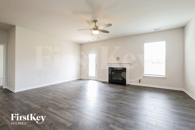 Foto del edificio - 521 Hillpark Ln