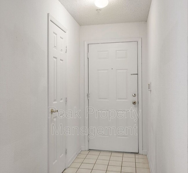 Building Photo - 701 Masters Row
