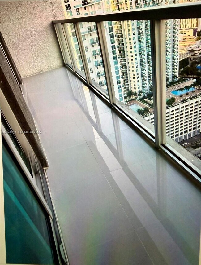 Building Photo - 500 Brickell Ave