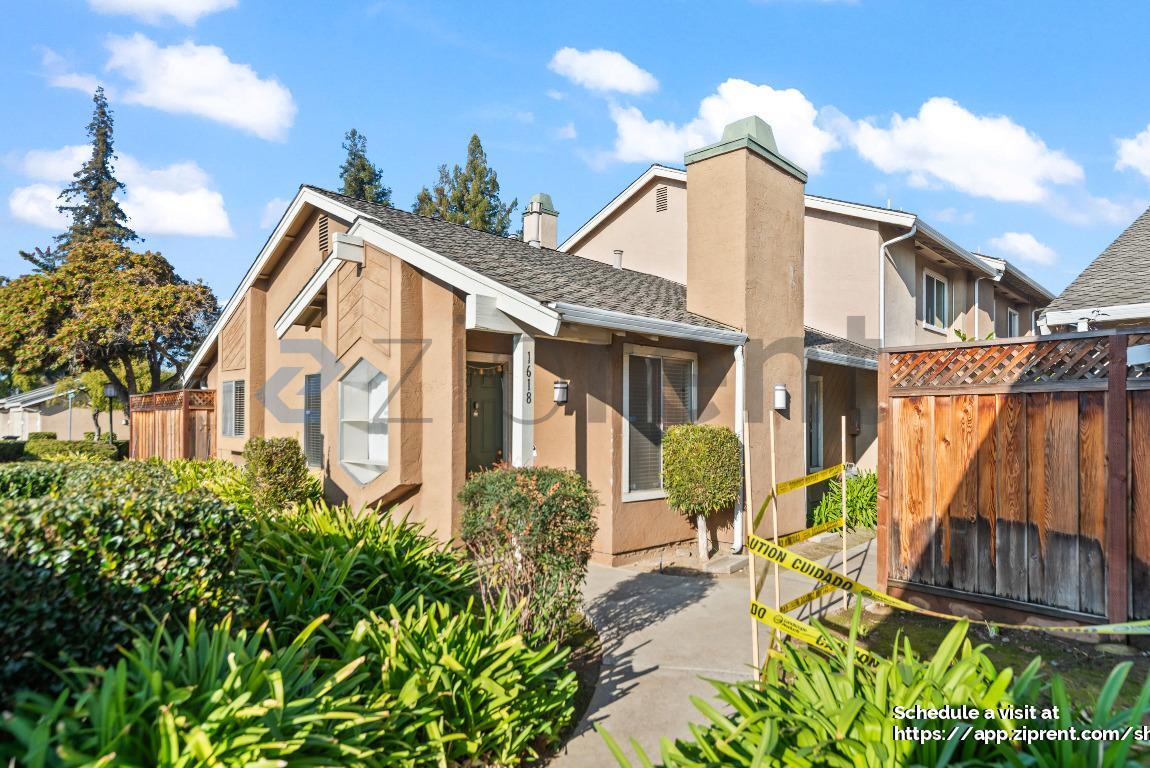 Primary Photo - 1618 Seacreek Way