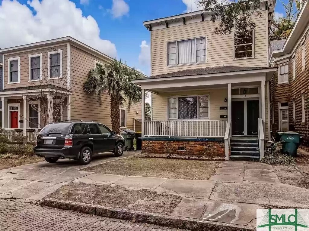Foto principal - 317 E 31st St