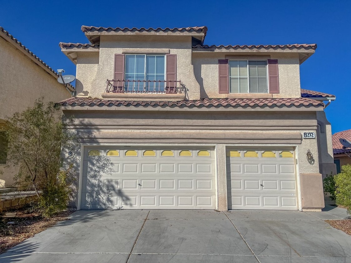 8232 Crown Peak Ave, Las Vegas, NV 89117 House Rental in Las Vegas