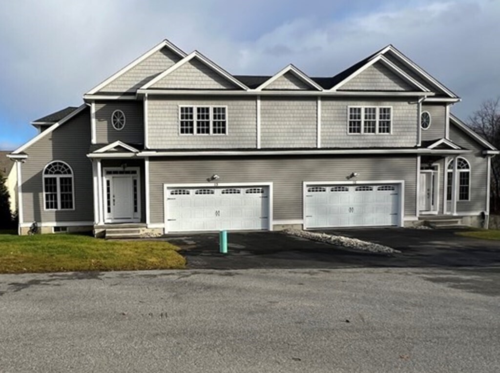Primary Photo - 10 Kiara Dr