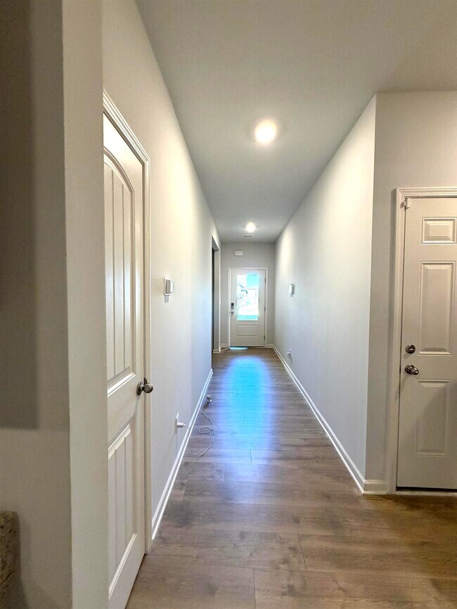 Building Photo - 50 Arrowwood Trl