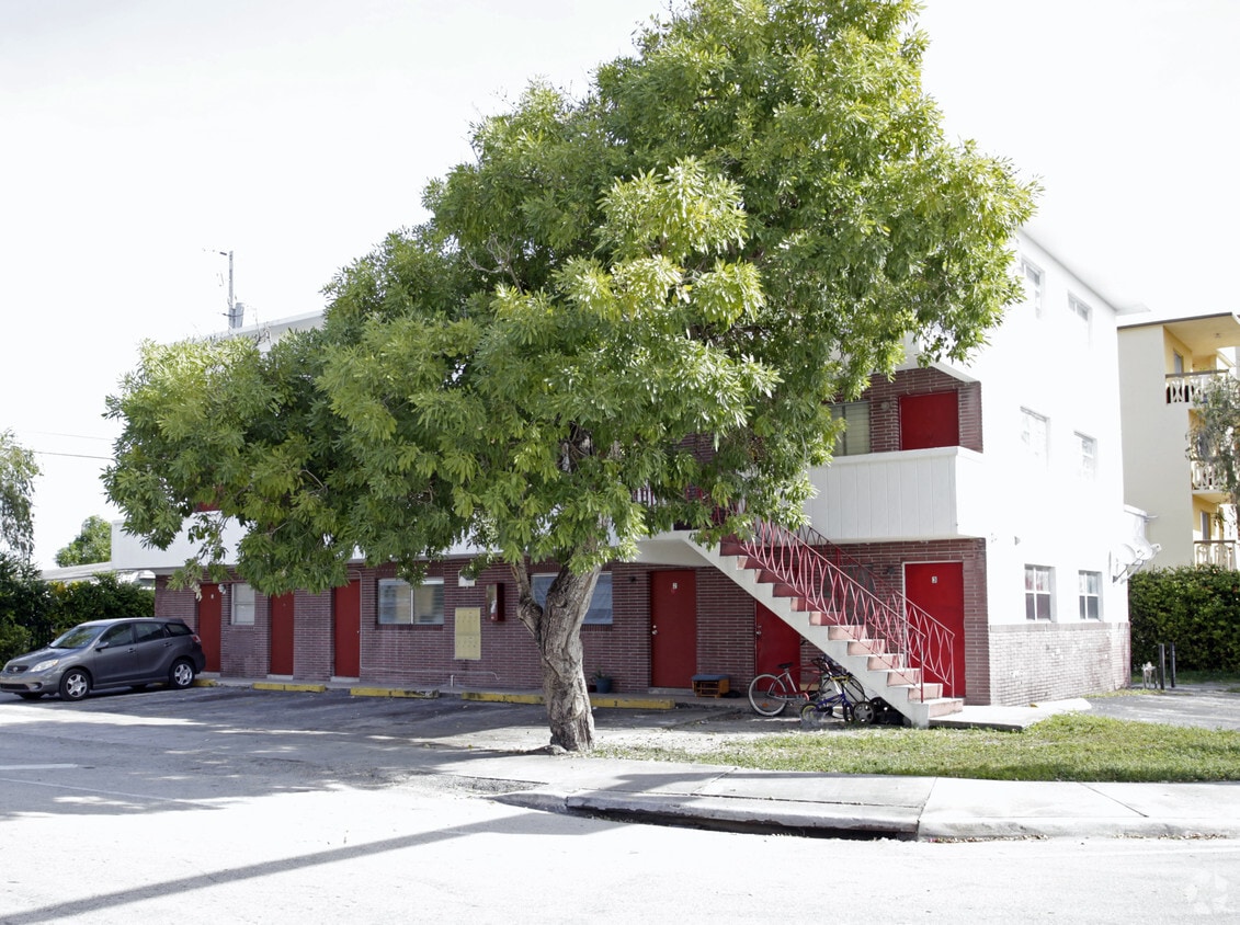 Building Photo - 6191 W Flagler St