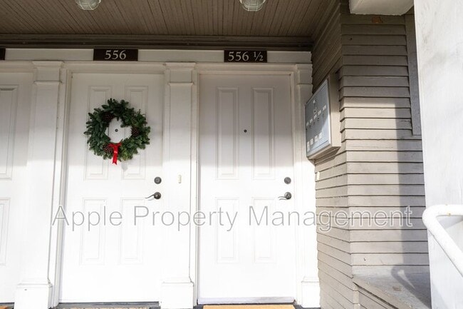 Building Photo - 556 1/2 Prospect St.