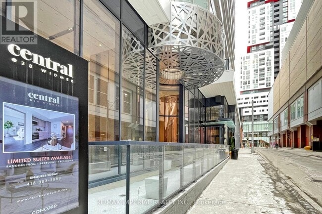 Building Photo - 38 Widmer St