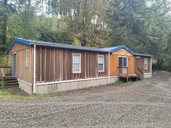 Building Photo - Newly remodeled home on Alsea River