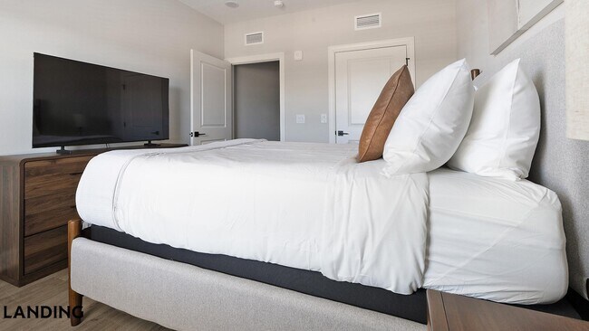 Building Photo - 5001 Willowgate Lp