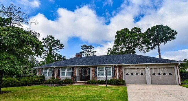 Foto del edificio - 2417 Dartmouth Dr