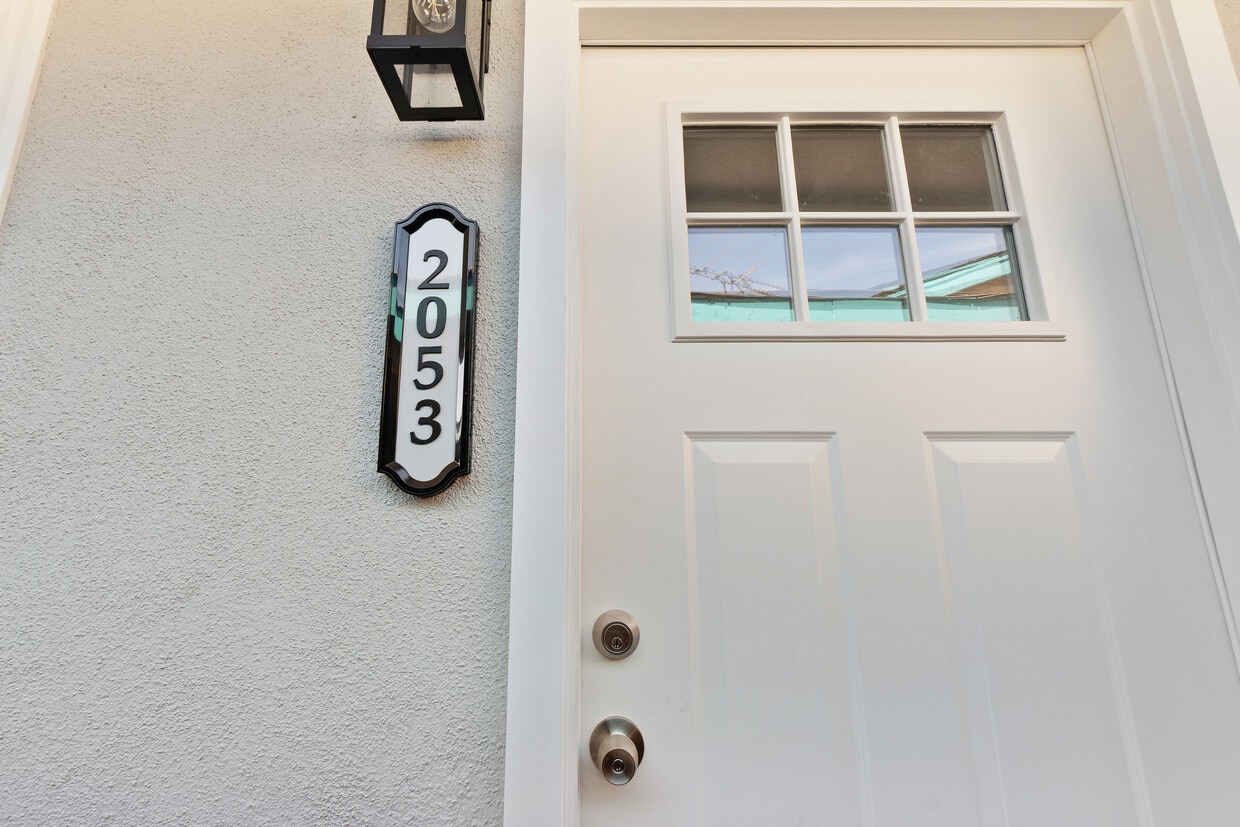 Photo - 2051 E Harding St (Long Beach, CA)