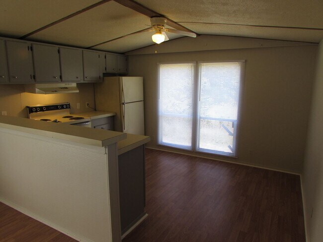 Foto del edificio - Cozy 2 Bed/1 Bath Singlewide Mobile Home -...