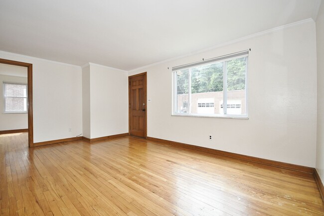 Foto del edificio - Charming 2-Bedroom Home for Rent in Bridge...