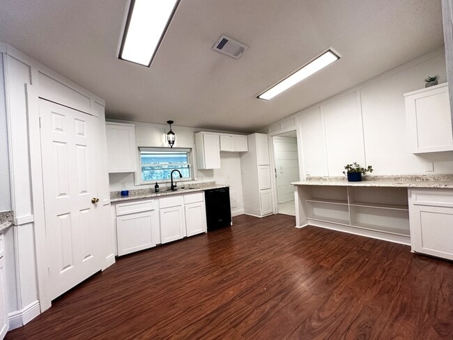 Building Photo - 2325 Salt Creek Trail