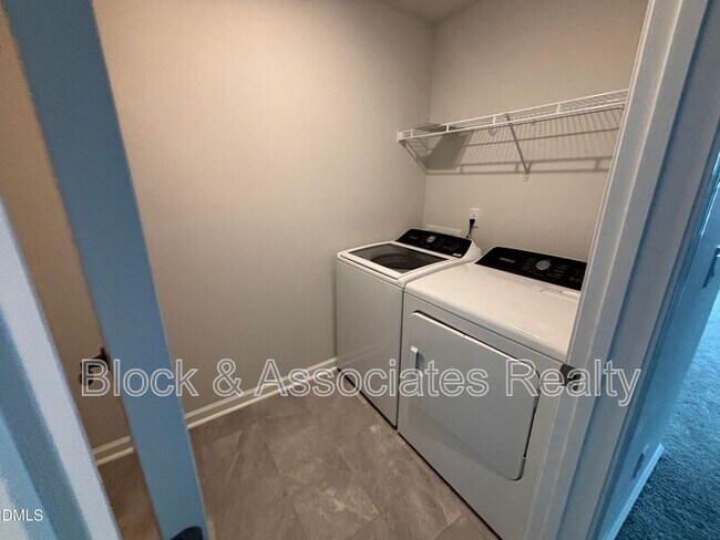 Foto del edificio - 3230 Pelican Ln