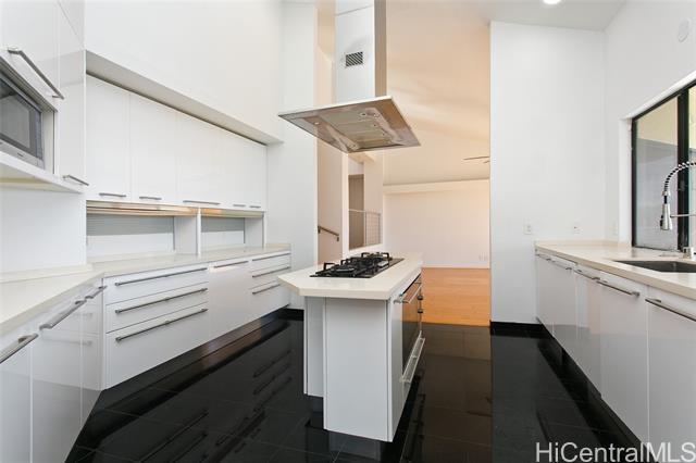 Building Photo - 600 Kahiau Lp