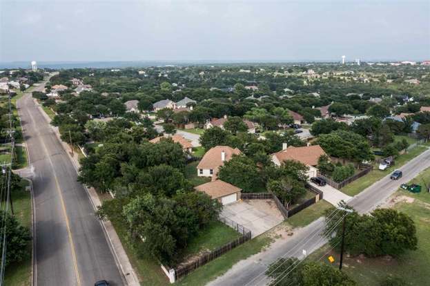 Building Photo - 808 Woodland Park Dr