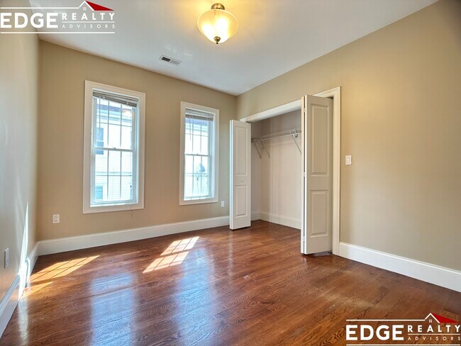 Foto del edificio - 4 Langley Rd
