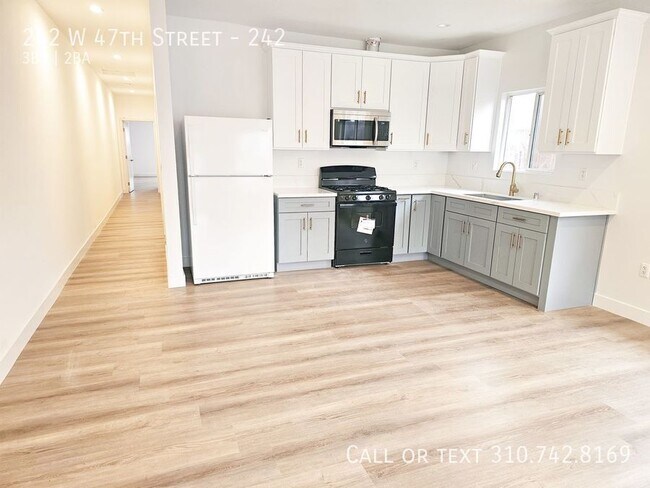 Foto del edificio - 242 W 47th St