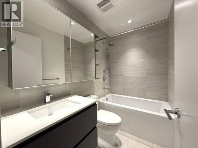 Photo du bâtiment - 6500 Minoru Blvd