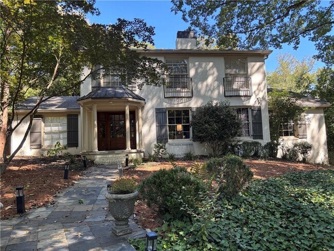 Foto del edificio - 45 Blackland Rd NW
