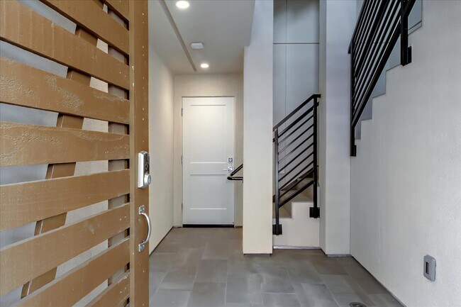 Building Photo - 16023 Bartlett Ct