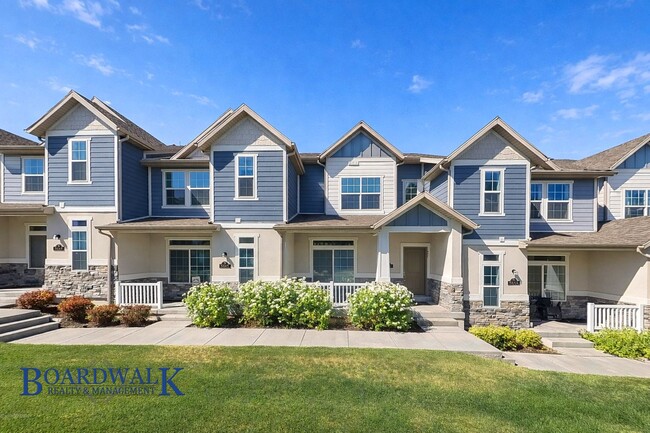 Building Photo - Beautiful 4 bedroom Townhome in West Valley!